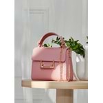 PEMBE